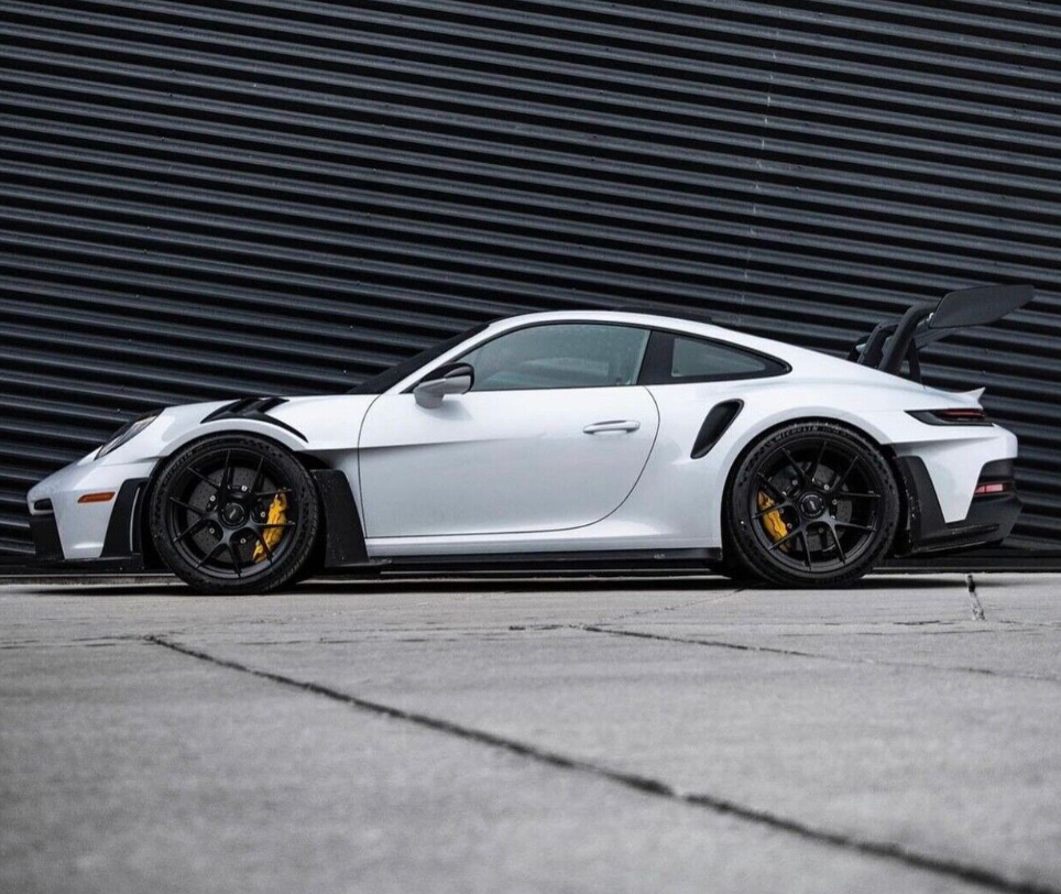 PORSCHE 992 GT3 RS STREAMLINE DOORS ENHANCEMENTS